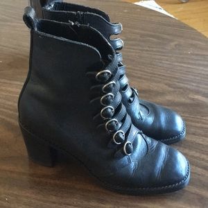 VINTAGE Steve Madden 6.5 Booties 90’s style